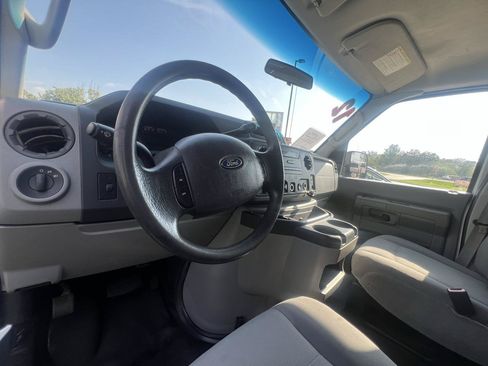 Used 2012 Ford E-250 and Econoline 250 w/ PWR Group RWD image 12