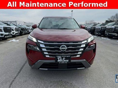 Used 2024 Nissan Rogue SL image 3