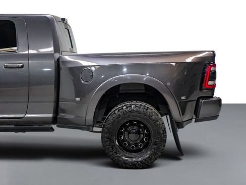 Used 2022 RAM 3500 Limited AWD/4WD image 11