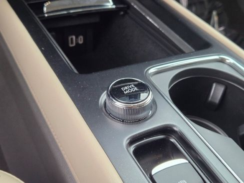 Certified 2024 Lincoln Corsair AWD image 31