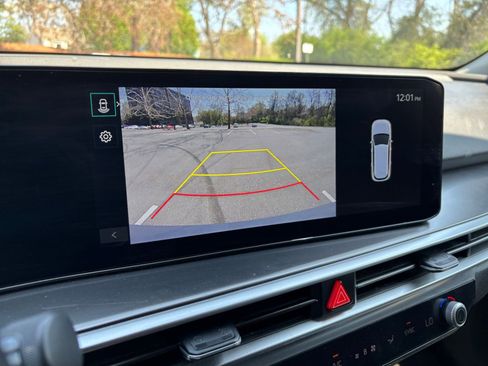 Used 2024 Kia Sorento S image 25