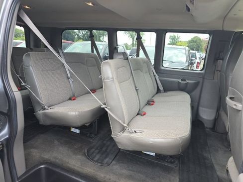 Used 2017 Chevrolet Express 2500 LT w/ LT Preferred Equipment Group RWD image 8