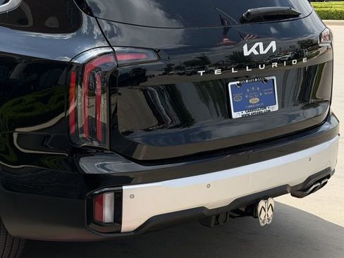 Used 2024 Kia Telluride EX w/ EX Captain's Chair Package FWD image 7