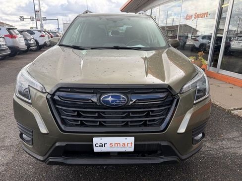 Used 2022 Subaru Forester Premium image 2