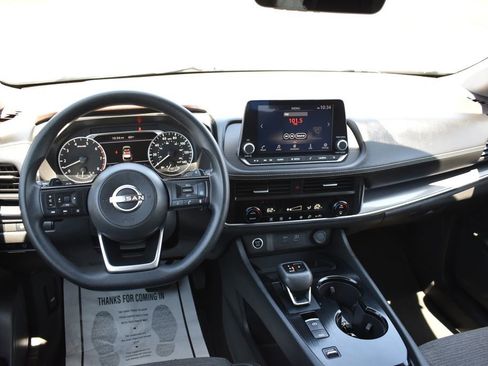 Used 2023 Nissan Rogue SV FWD image 3
