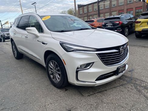 Certified 2023 Buick Enclave Essence AWD/4WD image 9