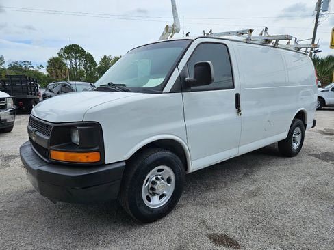 Used 2014 Chevrolet Express 2500 image 2