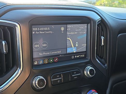 Used 2020 GMC Sierra 2500 AT4 w/ AT4 Premium Package image 24