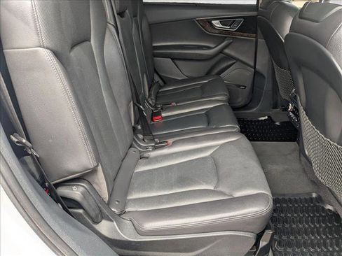 Used 2018 Audi Q7 3.0T Prestige w/ Prestige Package image 23