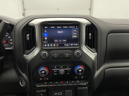 Used 2021 Chevrolet Silverado 1500 LT Trail Boss w/ Convenience Package II AWD/4WD image 23