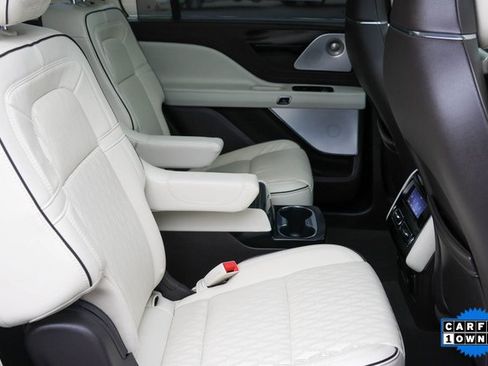 Used 2023 Lincoln Aviator Black Label w/ Class IV Trailer Tow Package image 21