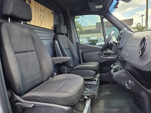 Used 2019 Mercedes-Benz Sprinter 144 Cargo image 18