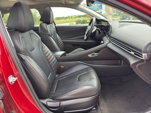 Used 2025 Hyundai Elantra Limited FWD image 37