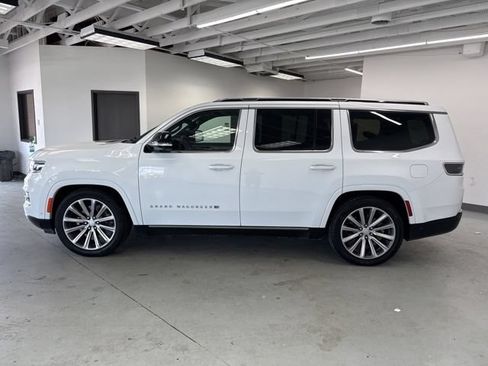 Used 2023 Jeep Grand Wagoneer Series II w/ Flexible Seating Group AWD/4WD image 11
