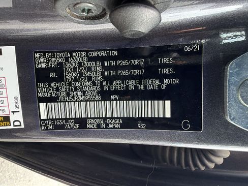 Used 2021 Toyota 4Runner Venture w/ Moonroof Package AWD/4WD image 30