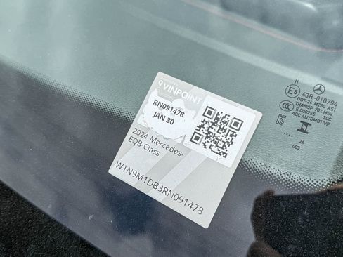 Used 2024 Mercedes-Benz EQB 350 4MATIC SUV image 30