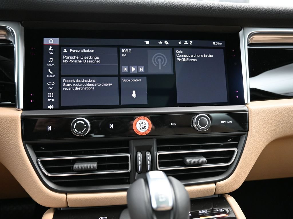 Certified 2026 Porsche Macan AWD/4WD image 8