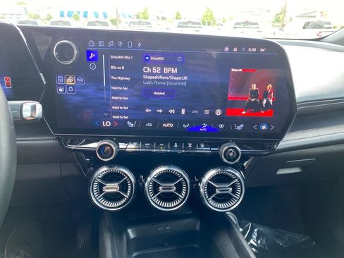 Used 2024 Chevrolet Blazer EV LT AWD/4WD image 17