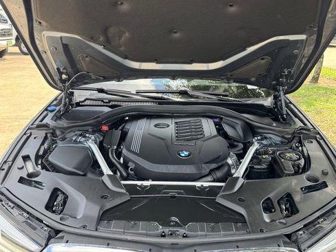 Used 2022 BMW 540i xDrive w/ Executive Package image 27
