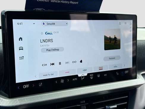 Used 2025 Ford Explorer ST-Line w/ Premium Package image 10