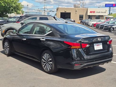 Used 2025 Nissan Altima 2.5 SV FWD image 9