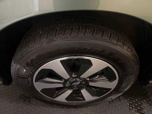 Used 2018 Subaru Forester 2.5i Premium w/ All-Weather Package image 8