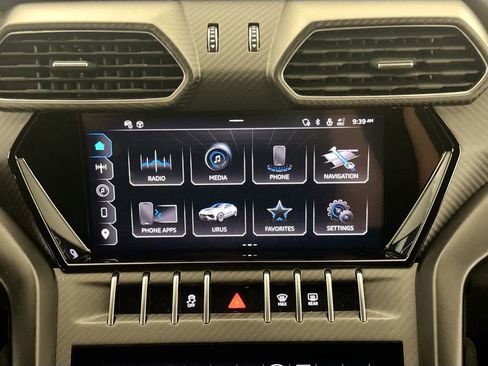 Used 2023 Lamborghini Urus Performante AWD/4WD image 15