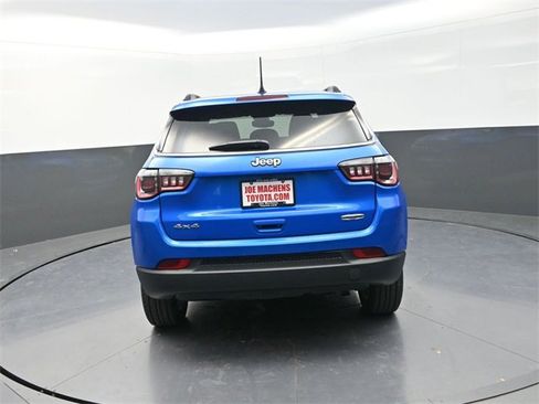 Used 2022 Jeep Compass Latitude image 6