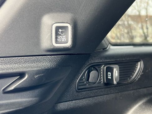 Used 2023 Jeep Grand Cherokee Altitude image 16