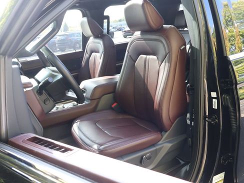 Used 2024 Ford Expedition Limited image 29