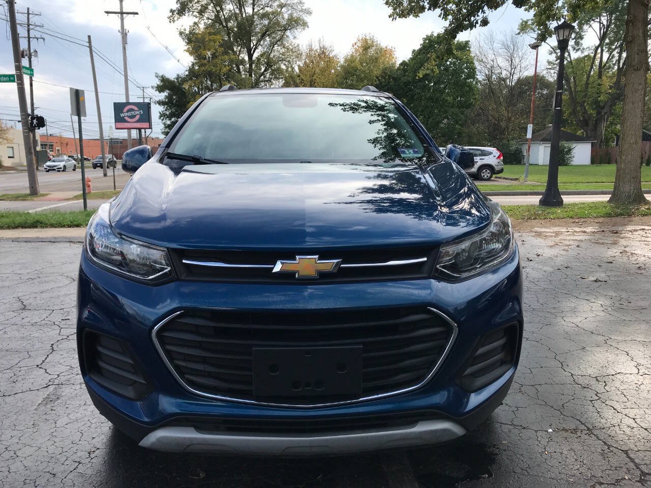 Used 2019 Chevrolet Trax LT w/ Sun & Sound Package AWD/4WD image 3
