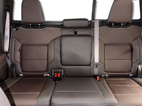 Used 2024 GMC Sierra 2500 SLE w/ SLE Convenience Package image 15