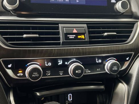 Used 2020 Honda Accord EX image 27