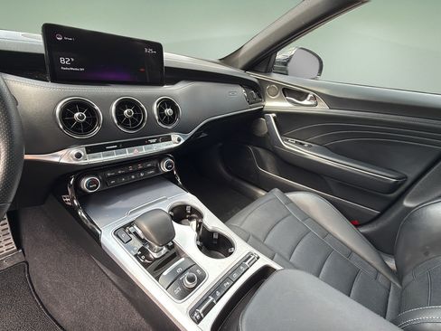 Used 2022 Kia Stinger GT2 AWD/4WD image 26