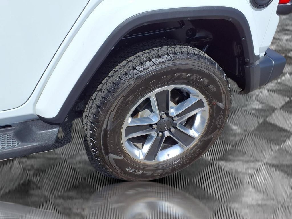 Used 2022 Jeep Wrangler Unlimited Sahara w/ Cold Weather Group AWD/4WD image 24