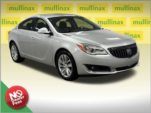 Used 2015 Buick Regal image 1