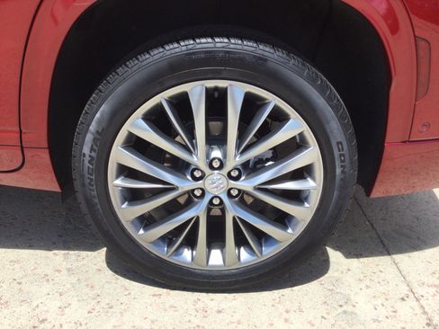Used 2025 Buick Enclave Avenir w/ Super Cruise Package AWD/4WD image 9