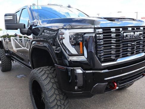 Used 2024 GMC Sierra 3500 Denali Ultimate AWD/4WD image 7