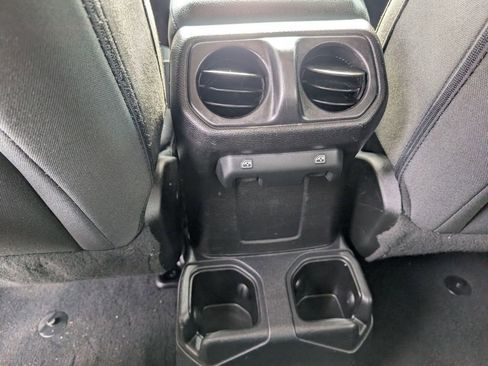 Used 2019 Jeep Wrangler Unlimited Sport S image 42