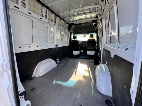 Used 2020 Mercedes-Benz Sprinter 2500 image 19