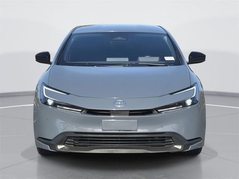 Used 2023 Toyota Prius LE image 2