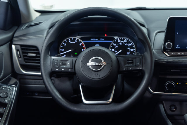 Used 2024 Nissan Rogue S AWD/4WD image 13
