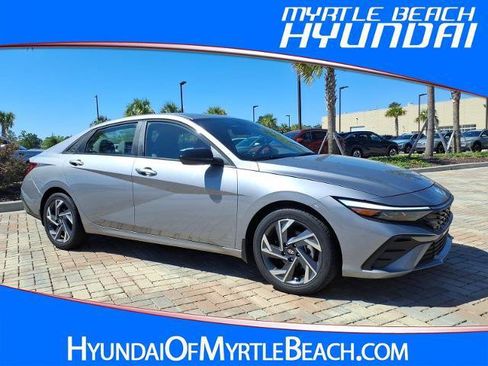 Certified 2025 Hyundai Elantra Sport FWD image 1