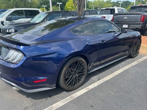Used 2019 Ford Mustang Coupe RWD image 3
