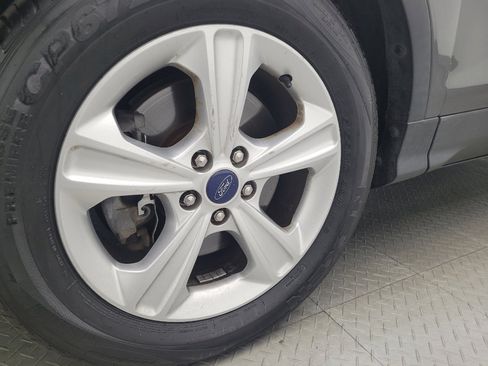 Used 2015 Ford Escape SE image 31