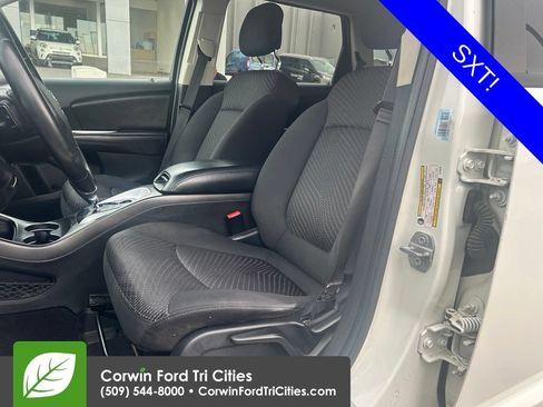 Used 2016 Dodge Journey SXT AWD/4WD image 2