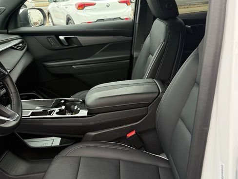 Used 2025 Buick Enclave Preferred image 32