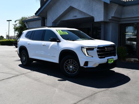 Used 2025 GMC Acadia Elevation AWD/4WD image 2