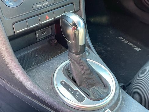 Used 2016 Volkswagen Beetle 1.8T image 9