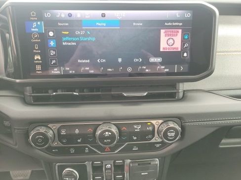 Used 2024 Jeep Wrangler Sahara AWD/4WD image 63